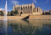 Mallorca | © Palma-Mallorca-(c) Turespana Kirche,Palmen,Brunnen | © Palma-Mallorca-(c) Turespana