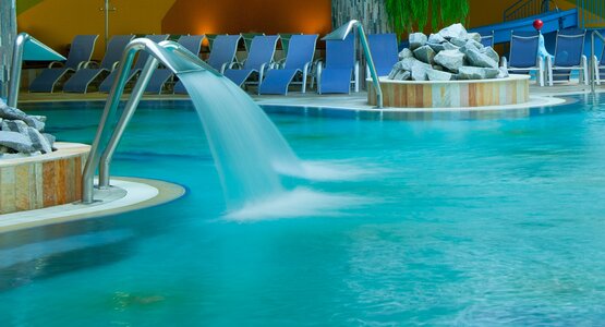 Hotel Livada Indoor Pool Schwimmen Wellness Slowenien Therme 3000 | © Demetrio Carrasco