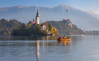 See, Kirche, Berge, Blauer Himmel | © (c) www.bled.si Jošt Gantar 