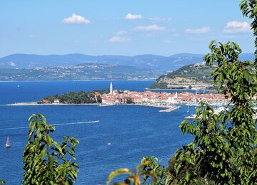 Meer, Stadt, Berge | ©  (C) Pixabay