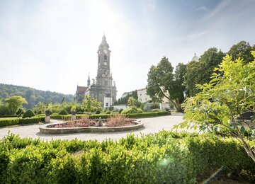Kirche, Bäume, Busch  | © (c) ishootpeople.at_Stift Zwettl_Waldviertel Tourismus