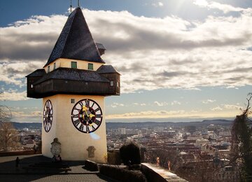 Uhrturm, Uhr, Blauer Himmel | © (c) Pixabay von Another_Simon, Uhrturm