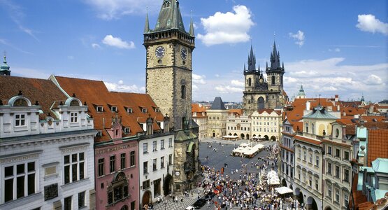 Turm, Uhr, Menschen | © Prag_Altstaetter Ring (c) Czech Tourism