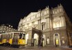 Teatro alla Scala Brescia Amisano | © 582775RADG - Credit Teatro alla Scala Brescia Amisano Straßebahn, Lichter, Nacht | © 582775RADG - Credit Teatro alla Scala Brescia Amisano