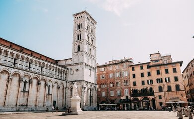 Stadt, Stadtplatz, Häuser | © (c) Pixabay von samuelchlpik_ Lucca Dom