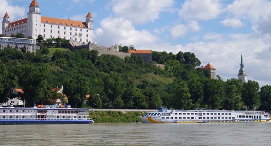 Donau,Schiffe,Bäume | © bratislava-1569315_1280
