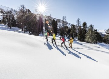 Schnee, Wandern, Wald  | © (c)Andrea Badrutt 2018_02_14__D3A2355