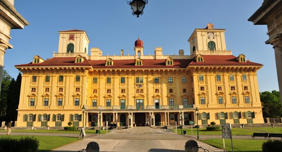 Schloss,Laterne,Wiese | © Schloss_Esterhazy(c)Bernhard-Helminger