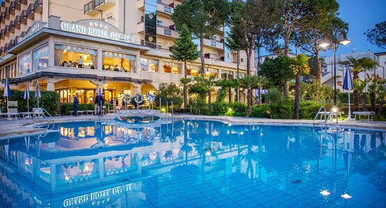 Pool,Hotel,Bäume | © (c) Grand Hotel Gallia in Milano Marittima (2)