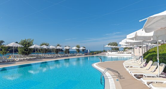 Pool,Liege,Schirm | ©  (c) Hotel Istra