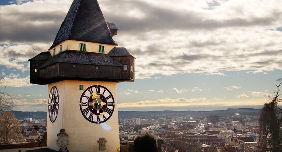 Uhrturm Graz, Stadt, Wolken | © Uhrturm Graz (C) Another_Simon auf Pixabay