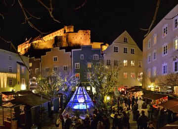 Winter, Adventsmarkt, Weihnachtsmarkt, Lichter, Burg | © Burghausen_Advent (c) Burghauser Touristik GmbH