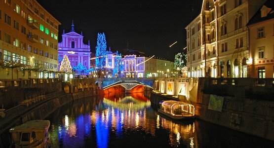 Altstadtzentrum, Kanal, Lichter, Nacht | © Stadt beleuchtet_1 (c) Ljubljana_Tourism_D.Wedam