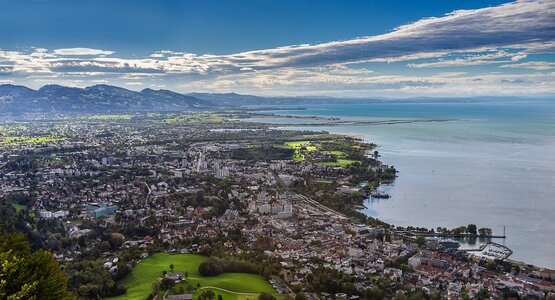 See, Stadt, Wiese | © (c) Pixabay von Lars Nissen_ Bregenz