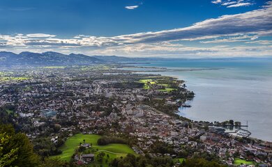 See, Stadt, Wiese | © (c) Pixabay von Lars Nissen_ Bregenz