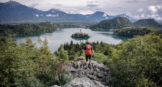Kirche, Insel, See, Berge, Wanderer | © (c) www.slovenia.info, F013576-bled-photo-m