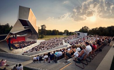 Bühne, Zuschauer, Orchester | © Klaus Vyhnalek