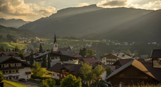 Stadt,Berge,Landschaft | © Steffen Bernschin - Kleinwalsertal Tourismus eGen _ Fotograf_ Steffen Berschin