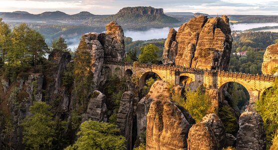 Gebirge,Steine,Brücke | ©  Shutterstock