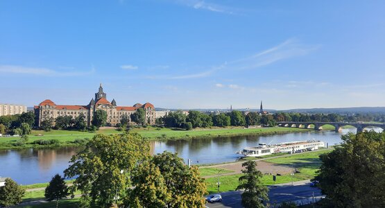 Dresden Ufer Fluss Schifffahrt Schlösser Sachsen Deutschland | © Karin Ploner