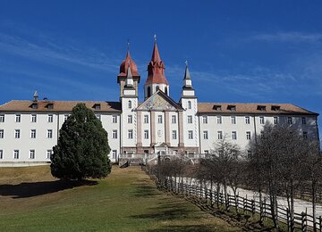 Maria Weissenstein Kloster Südtirol Kaltern Tagesfahrt | © pixabay