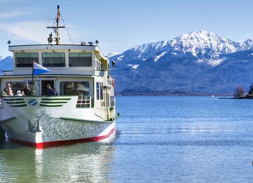 Chiemsee Schiff Fraueninsel Deutschland Bayern See