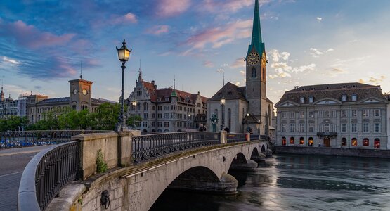 Zürich Brücke Kirche Schweiz Zürichsee | © Pixabay